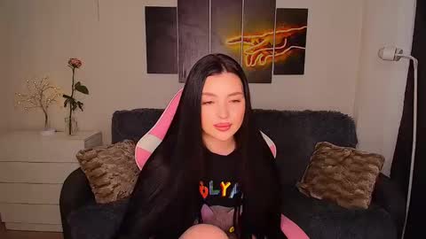 Snapshot of princessamira1 chatting on February 16, 6:10 am princessamira1 online show from February 16, 6:10 am