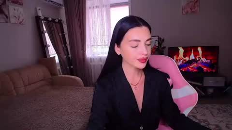 princessamira1 online show from August 3, 7:54 am