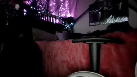 Holly love online show from October 10, 6:08 am