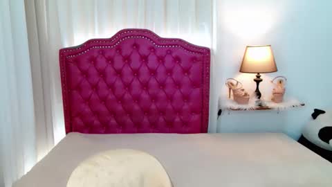 princessyanzy1 online show from March 11, 7:44 am