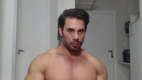 Snapshot of promuscles4u chatting on February 26, 12:30 am promuscles4u online show from February 26, 12:30 am