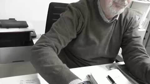 mature hairy guy online show from April 22, 4:03 pm