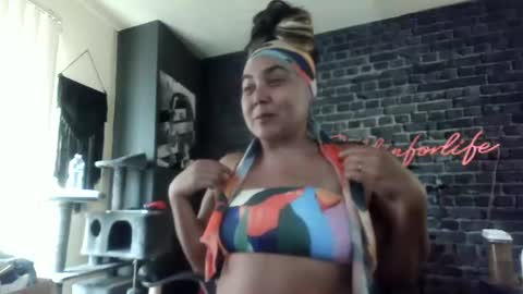 Krystle online show from August 5, 2:14 pm