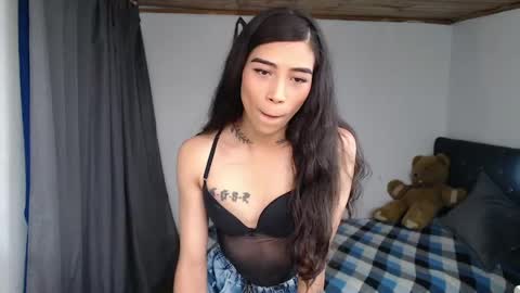 Cris online show from May 13, 6:39 pm