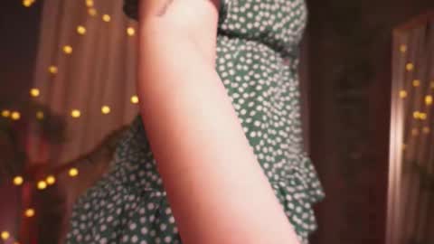 constant schedule Wednesday  Friday  Saturday  Sunday  The Rosemarie online show from November 23, 7:06 am