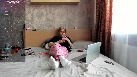 Katty online show from October 3, 12:35 pm