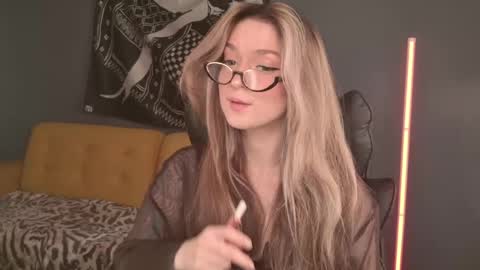 Bella online show from May 18, 4:18 am