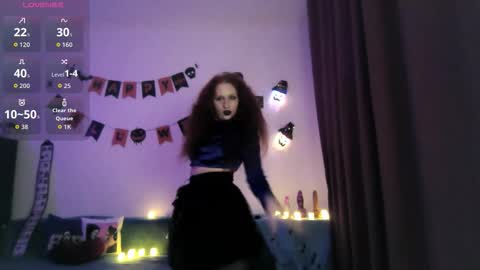 Katie online show from October 30, 8:31 pm