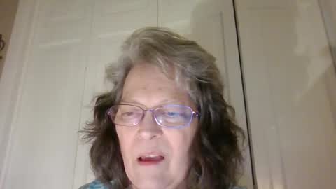 Snapshot of purplegrass66 chatting on February 25, 7:52 am Purplegrasses online show from February 25, 7:52 am