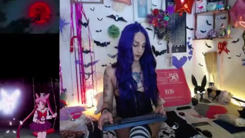 purplekattlyn online show from May 12, 7:01 pm