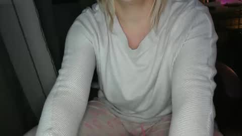 Lara online show from February 25, 10:53 pm