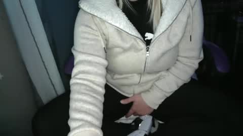 Lara online show from February 26, 6:26 pm