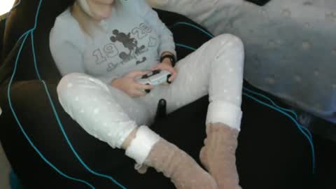 Lara online show from January 26, 5:13 pm