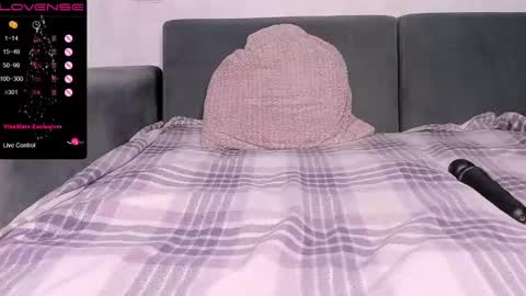 Snapshot of pussy_sladusy chatting on February 21, 3:32 pm Nina online show from February 21, 3:32 pm