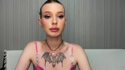 Lina online show from November 18, 12:30 pm