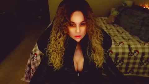 Kitty online show from May 7, 9:54 pm