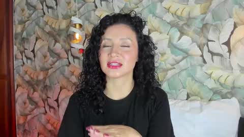 qadeshh  online show from October 13, 6:15 am