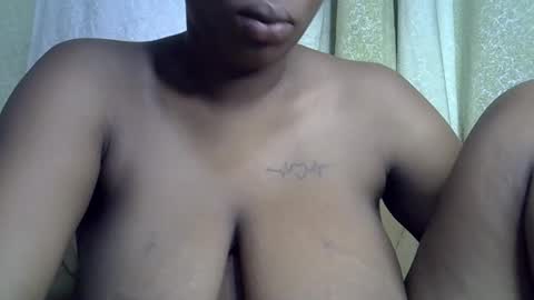 queeen online show from February 3, 3:37 am