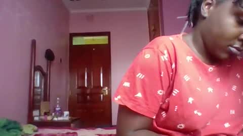 queen014 online show from November 18, 8:17 am