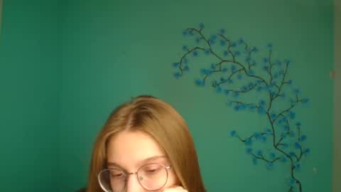 Amelie online show from March 8, 12:09 pm