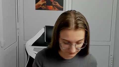 Amelie online show from April 2, 7:05 am