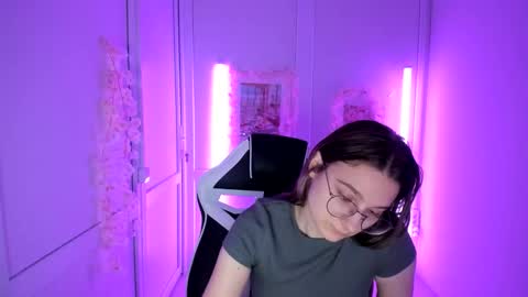 Amelie online show from May 13, 8:13 am