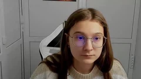 Amelie online show from April 5, 7:05 am