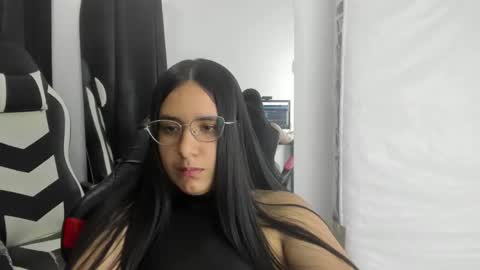 queen_findom1 online show from November 29, 2:08 am