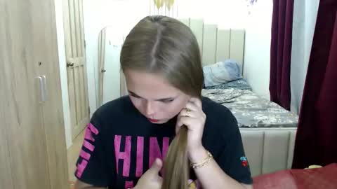 shawny online show from April 16, 4:12 am