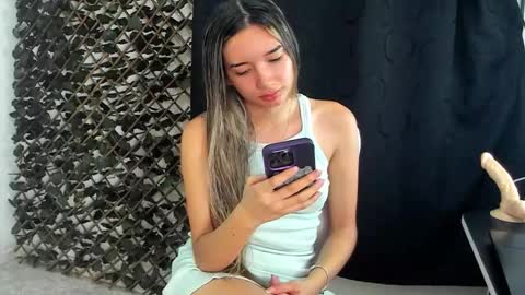 Lucia Sorel online show from October 25, 5:30 am