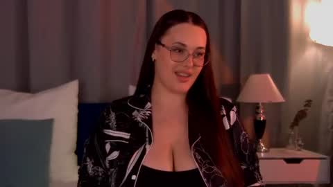 Monica online show from July 24, 8:17 pm