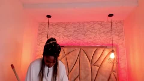   online show from February 13, 9:50 pm