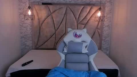   online show from February 27, 12:01 pm