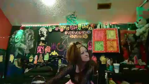 Queen Splashh420 online show from July 4, 5:55 am