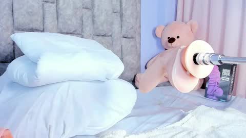 queen_yully online show from March 19, 8:58 pm