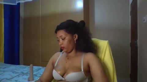 Snapshot of queenbebony2 chatting on September 21, 4:55 pm Queenbebony2 online show from September 21, 4:55 pm