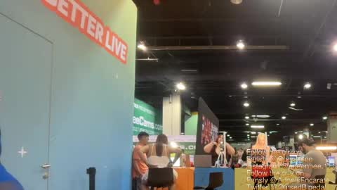 QueenBee online show from April 12, 8:24 pm