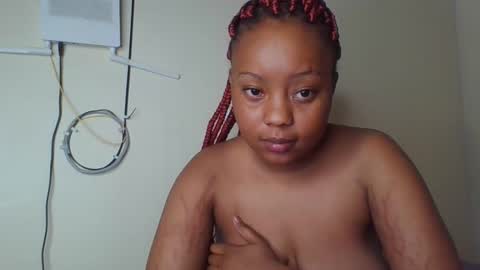 queen online show from November 15, 9:55 am