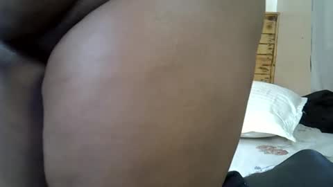 queenbeka online show from February 26, 5:44 am