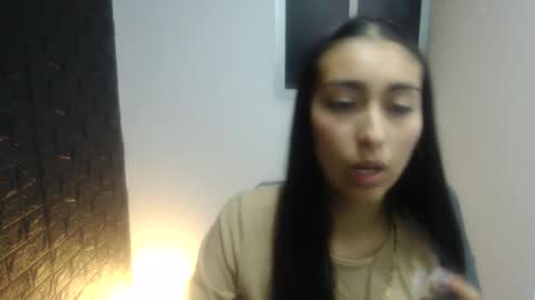 queenbyte_18 online show from December 16, 4:52 am