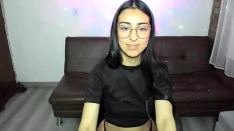 queenbyte_18 online show from May 13, 4:11 am