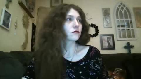 queencrimsonlvx online show from April 15, 11:24 am