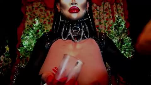 Wanda Luna online show from December 18, 6:10 am