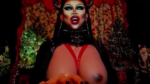 Wanda Luna online show from December 7, 4:04 am