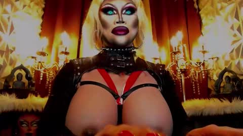 Wanda Luna online show from February 17, 6:09 am