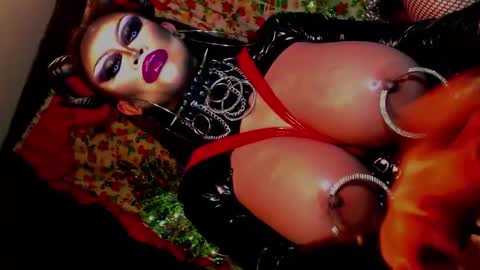 Wanda Luna online show from December 28, 2:10 pm