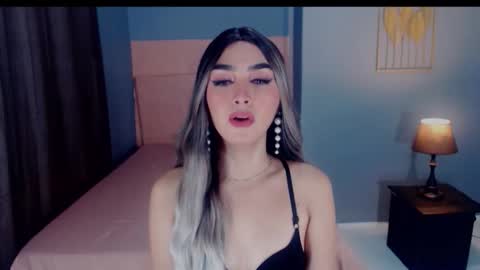 queenemeraldts online show from September 26, 2:19 am