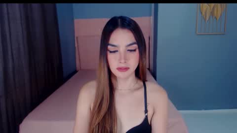 queenemeraldts online show from October 4, 3:37 am