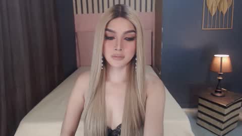 queenemeraldts online show from March 5, 2:36 am