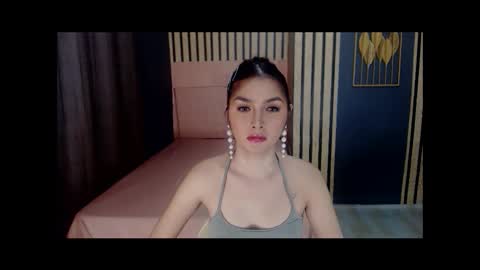 queenemeraldts online show from January 14, 5:40 am